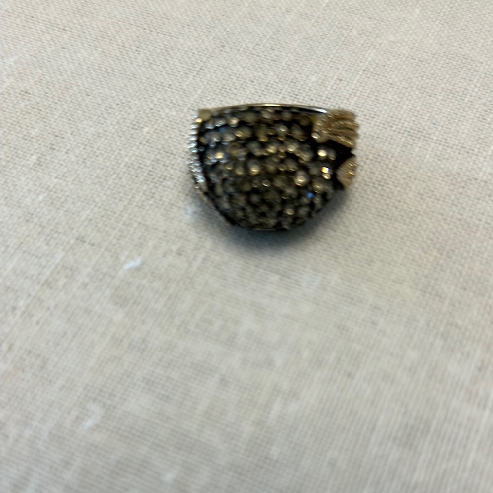 Elegant Black and Gold Statement Ring